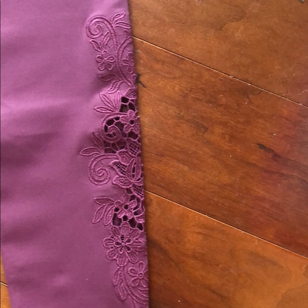 NWT FABLETICS ROCIO LEGGING W/ FLORAL DETAIL, L - Picture 8 of 9